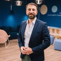 1000-Satellites-Portrait-Murat-Kaya