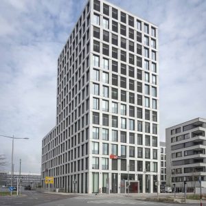 1000-Satellites_Glueckstein